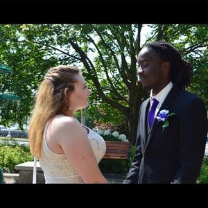 Meet your Posher, Abigail